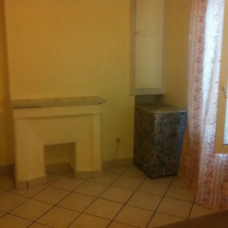 فندق Hipotel Montmartre Gare Du Nord باريس