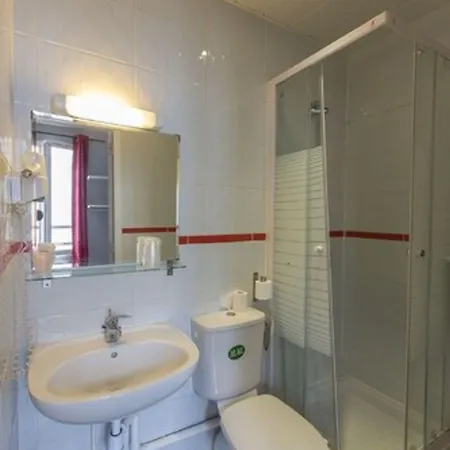 فندق Hipotel Montmartre Gare Du Nord