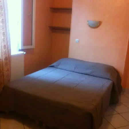 Hotel Hipotel Montmartre Gare Du Nord 2*