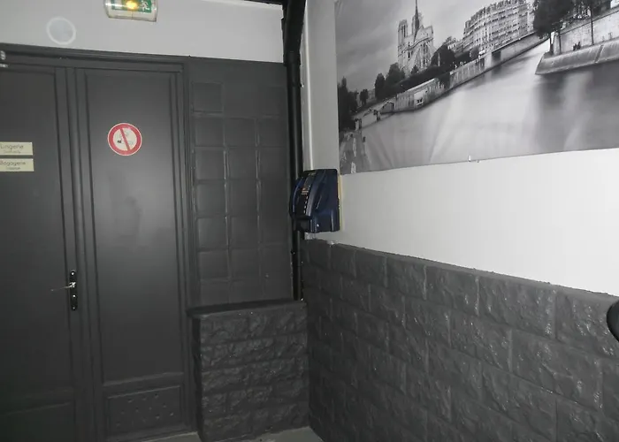 Hotel Hipotel Montmartre Gare Du Nord 2*
