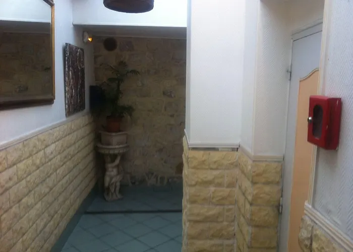 Hotel Hipotel Montmartre Gare Du Nord