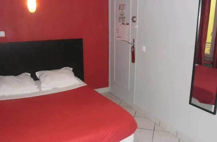 Hotel Hipotel Montmartre Gare Du Nord 2*